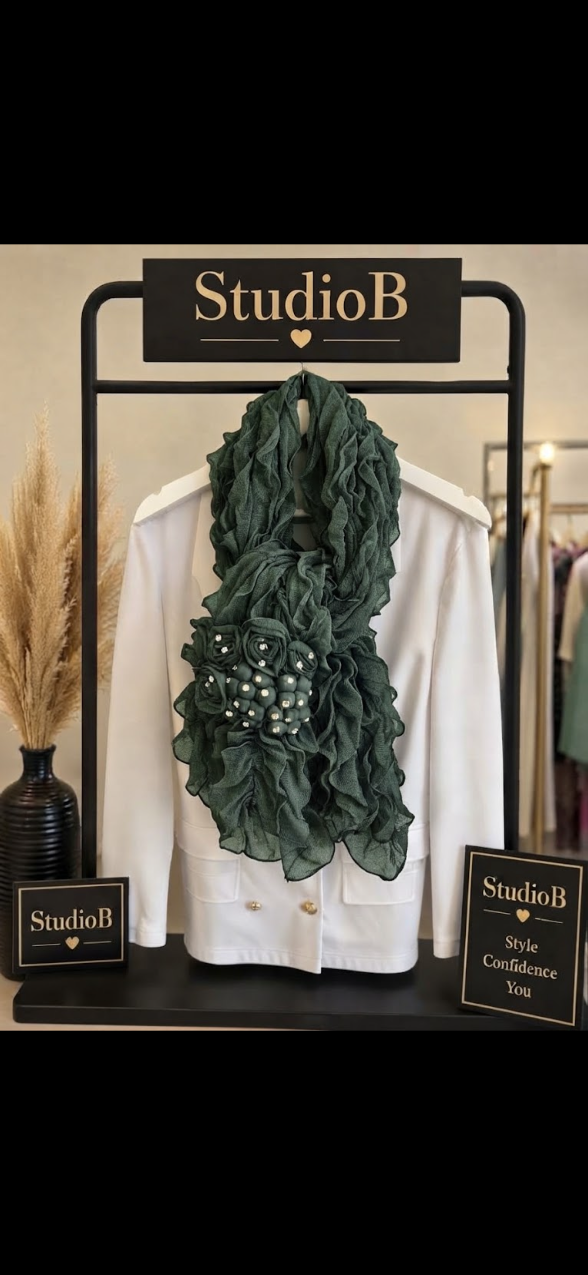 🖤✨ The Midnight Bloom Scarf