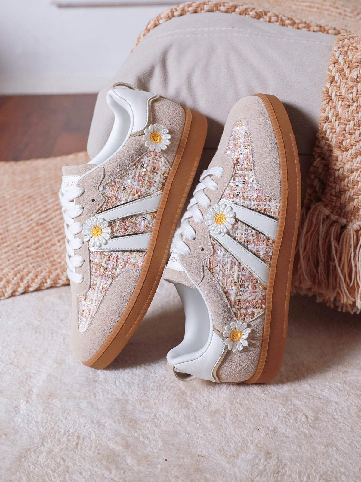 Daisy trainers