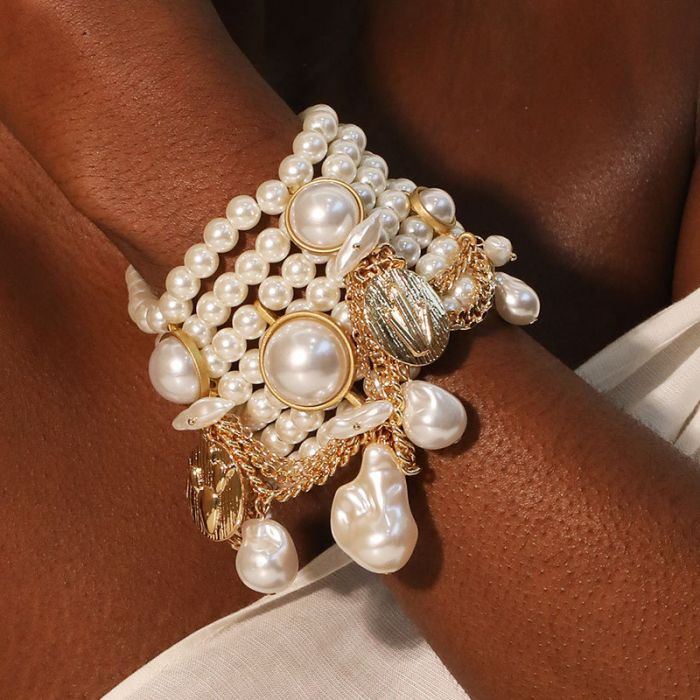 Opulent Pearl Cluster Bracelet with Textured Gold Details