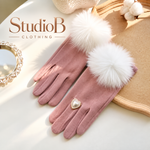Winter kiss pink gloves